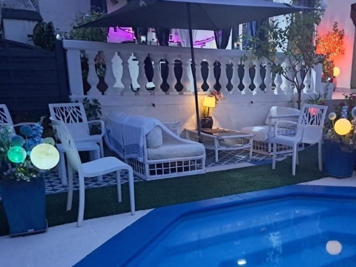 Hélène-suite Junior Montpellier Sud-piscine Privé-à 2min Des Plages Casa de Férias
